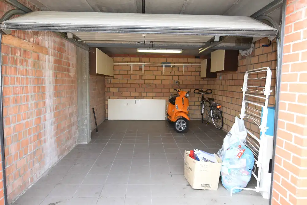 Appartement met twee slaapkamers een grote gesloten garagebox. In een rustige buurt doch niet zo ver van het centrum van Blankenberge. In een gebouw met lift. foto 14