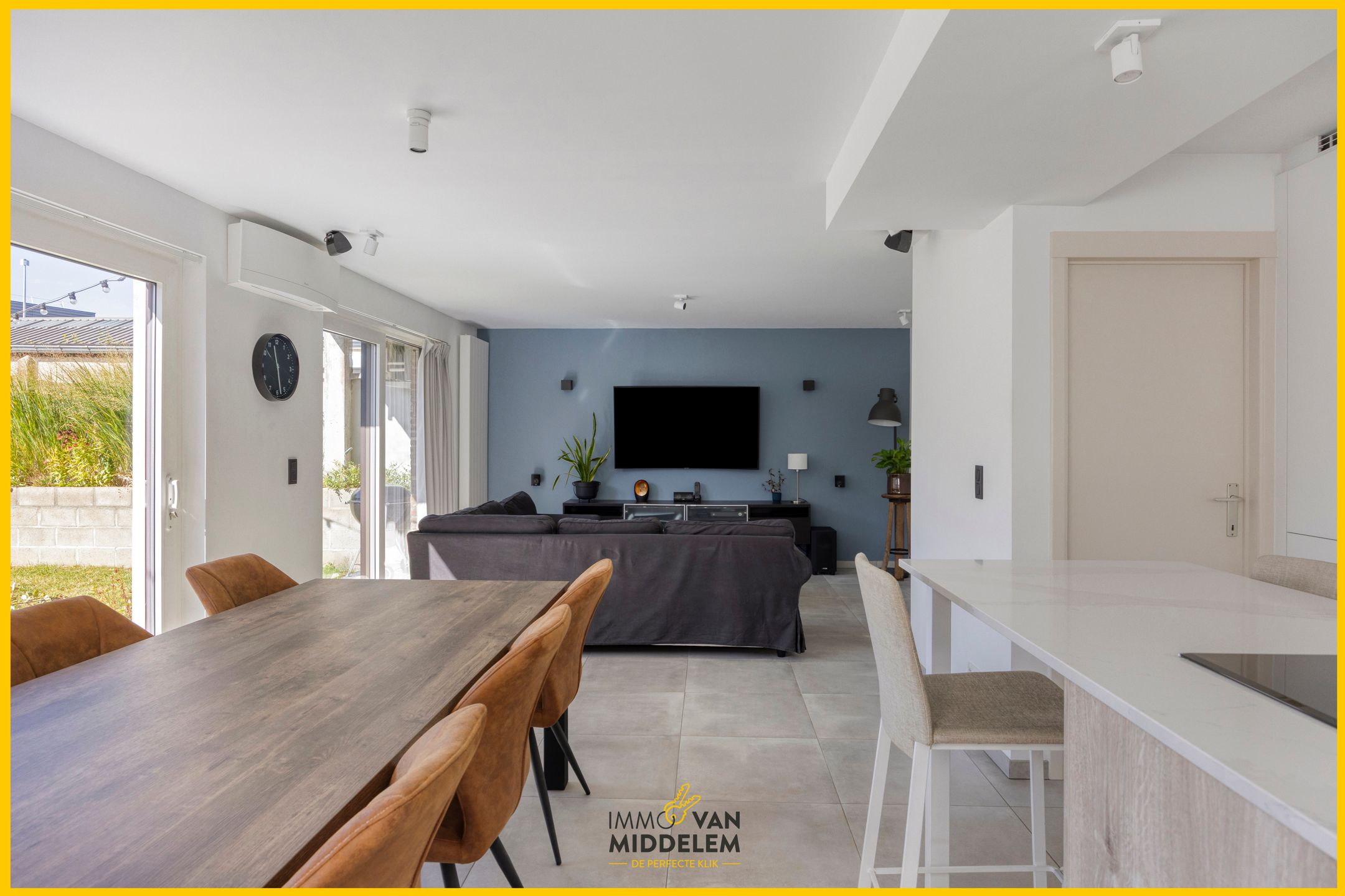 INSTAPKLAAR GELIJKVLOERS 2-KAMERAPPARTEMENT MET TUIN foto 3