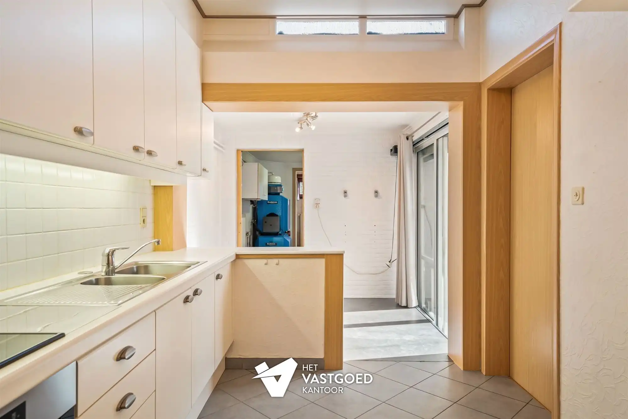 INSTAPKLARE WONING MET LEUKE TUIN EN GARAGE foto 10