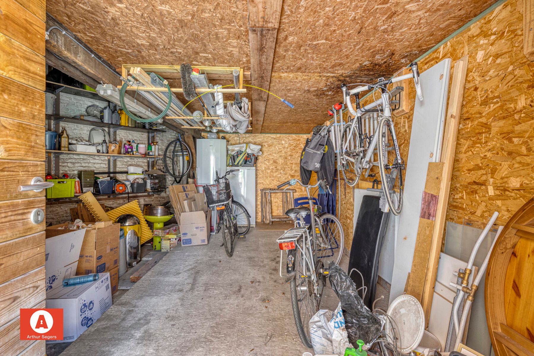 Half-open bebouwing met karaktergevel, 6 slpks & garage. foto 31