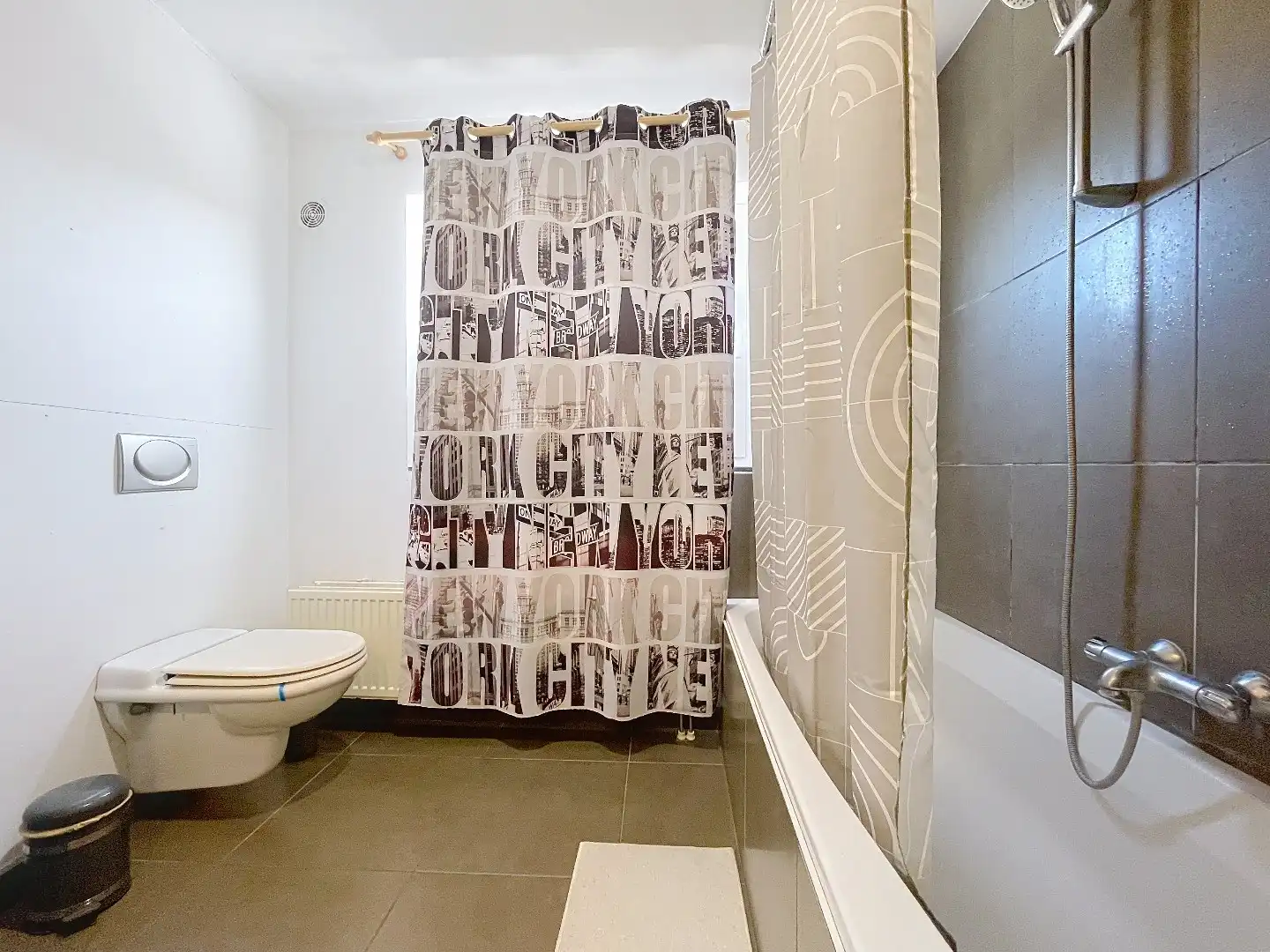 Opbrengsteigendom, bestaande uit 2 appartementen, in het centrum van Staden foto 6