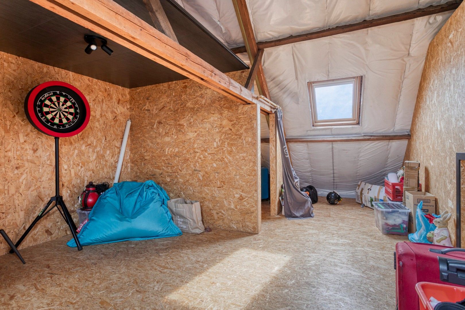 Charmante instapklare woning in hartje Waregem foto 17