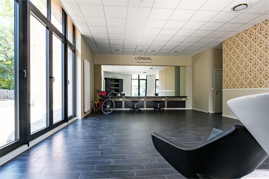 HANDELSRUIMTE TE HUUR OP CENTRALE LIGGING IN SINT-TRUIDEN foto 6