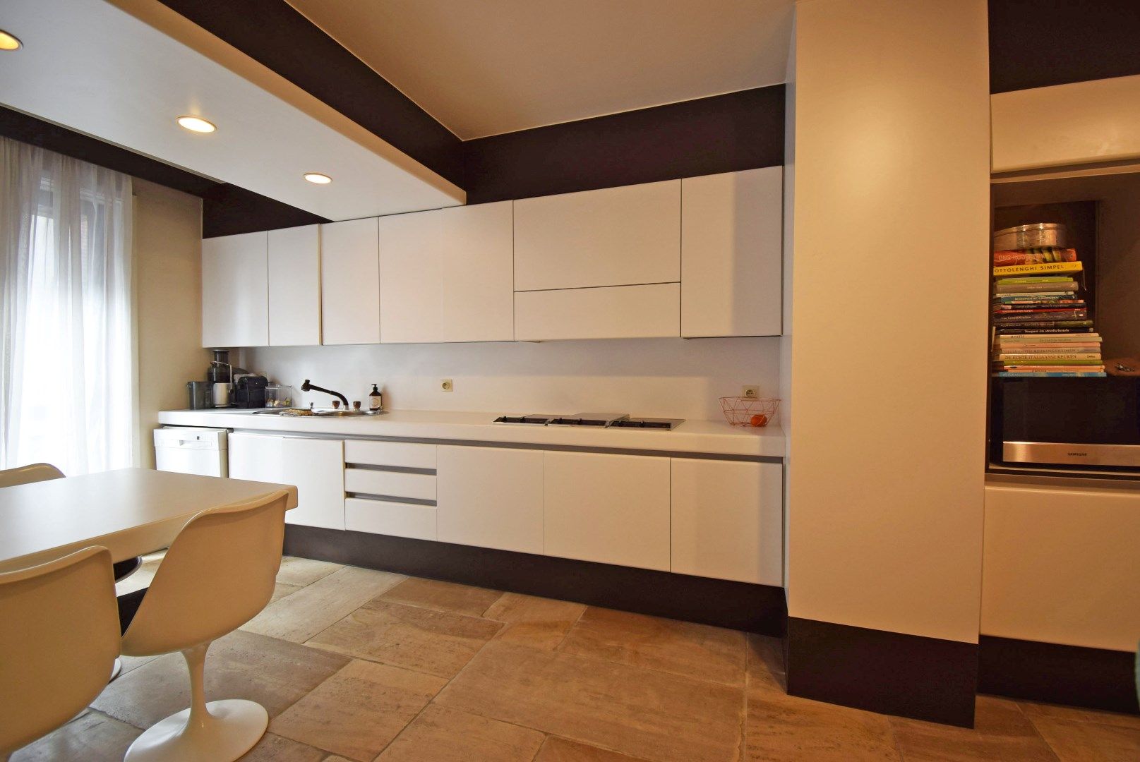 STIJLVOL APPARTEMENT IN CENTRUM ROESELARE. foto 5