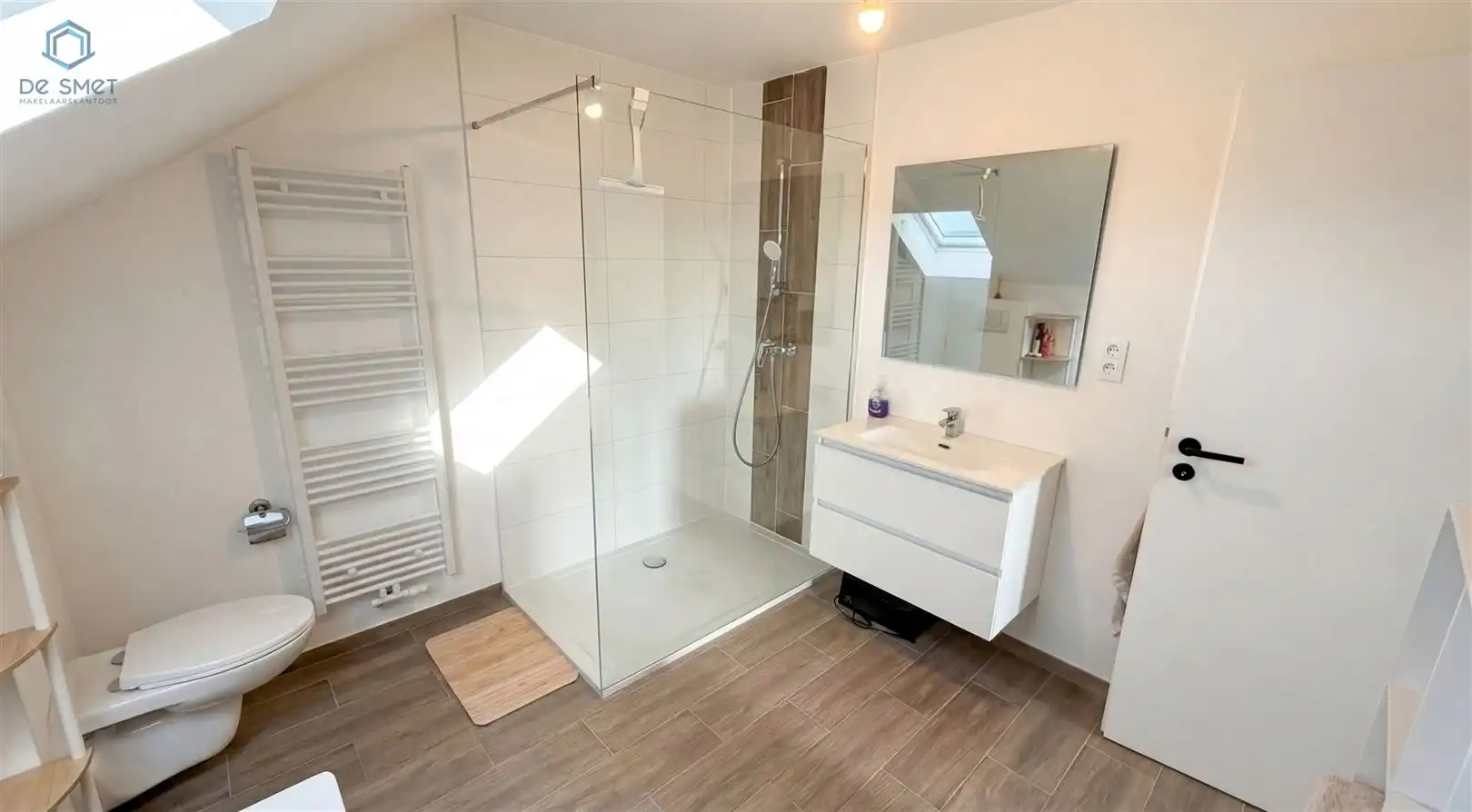 INSTAPKLARE NIEUWBOUWWONING MET 3 SLP, TUIN EN GARAGE foto 15