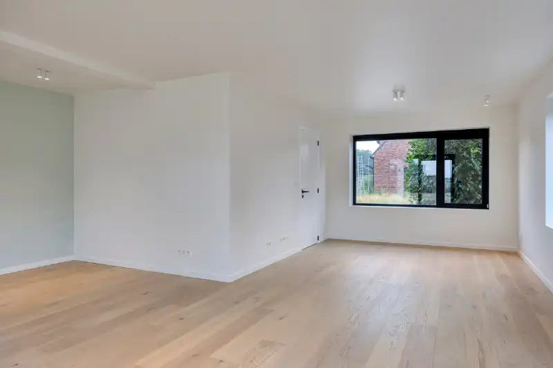 Ruime, instapklare gezinswoning op een prachtig perceel in het groene Gavere foto 2