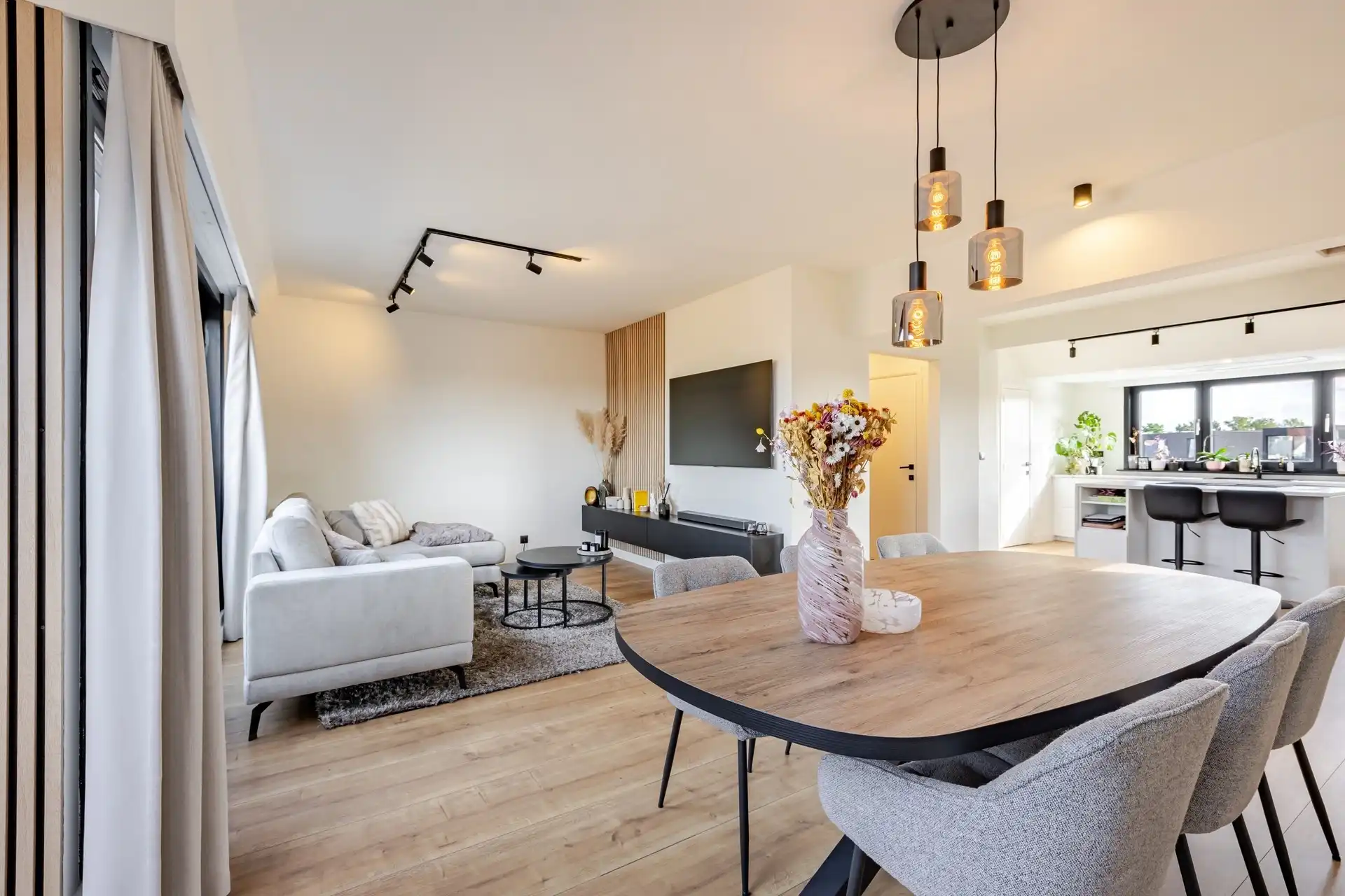 Prachtig gerenoveerd appartement in de dorpskern! foto 9