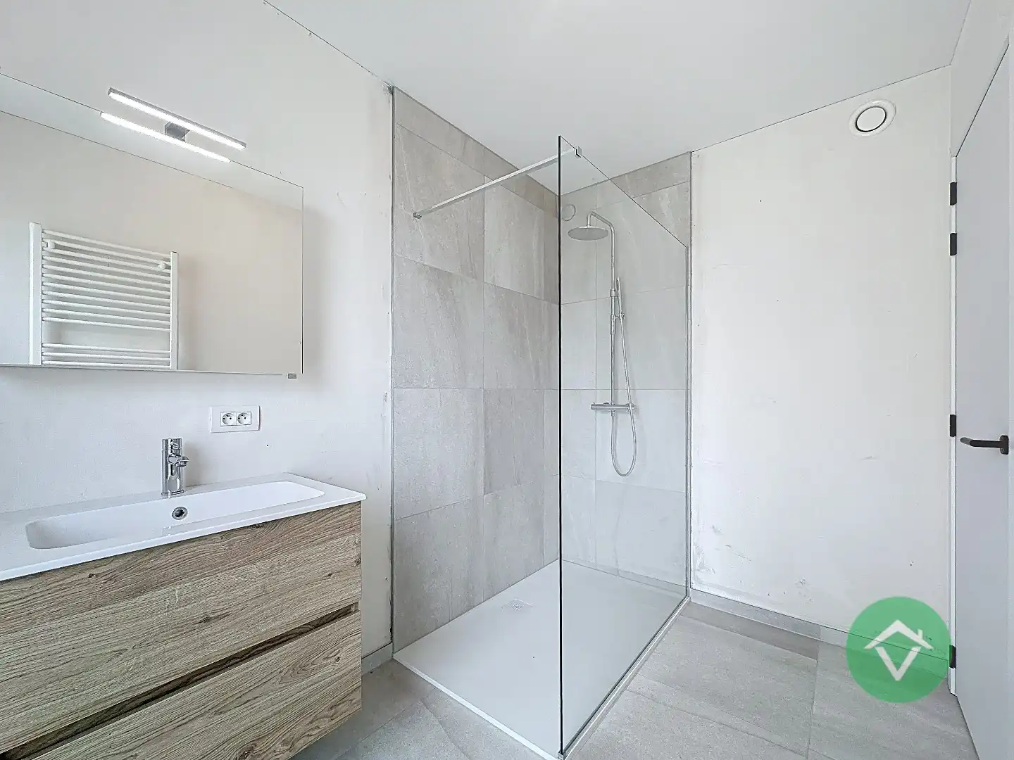 Topper aan de kust: duplex appartement met doorlopend zonneterras foto 14