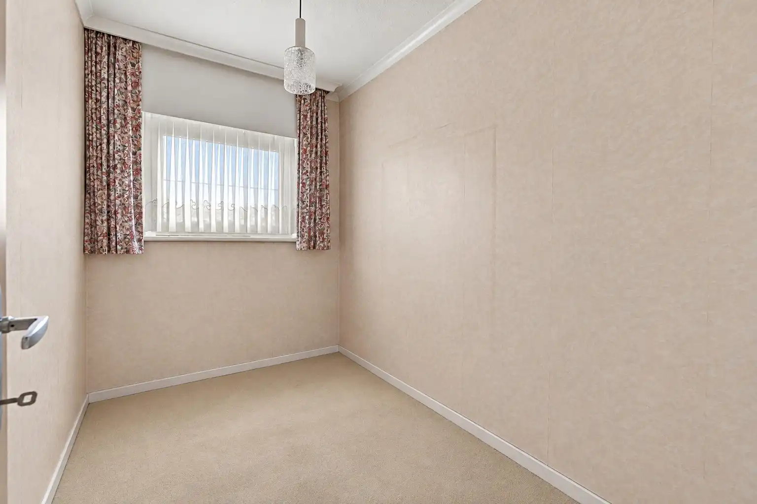 Te renoveren halfopen bebouwing met 3 slaapkamers, zolder en ruime tuin te Waardamme! foto 11