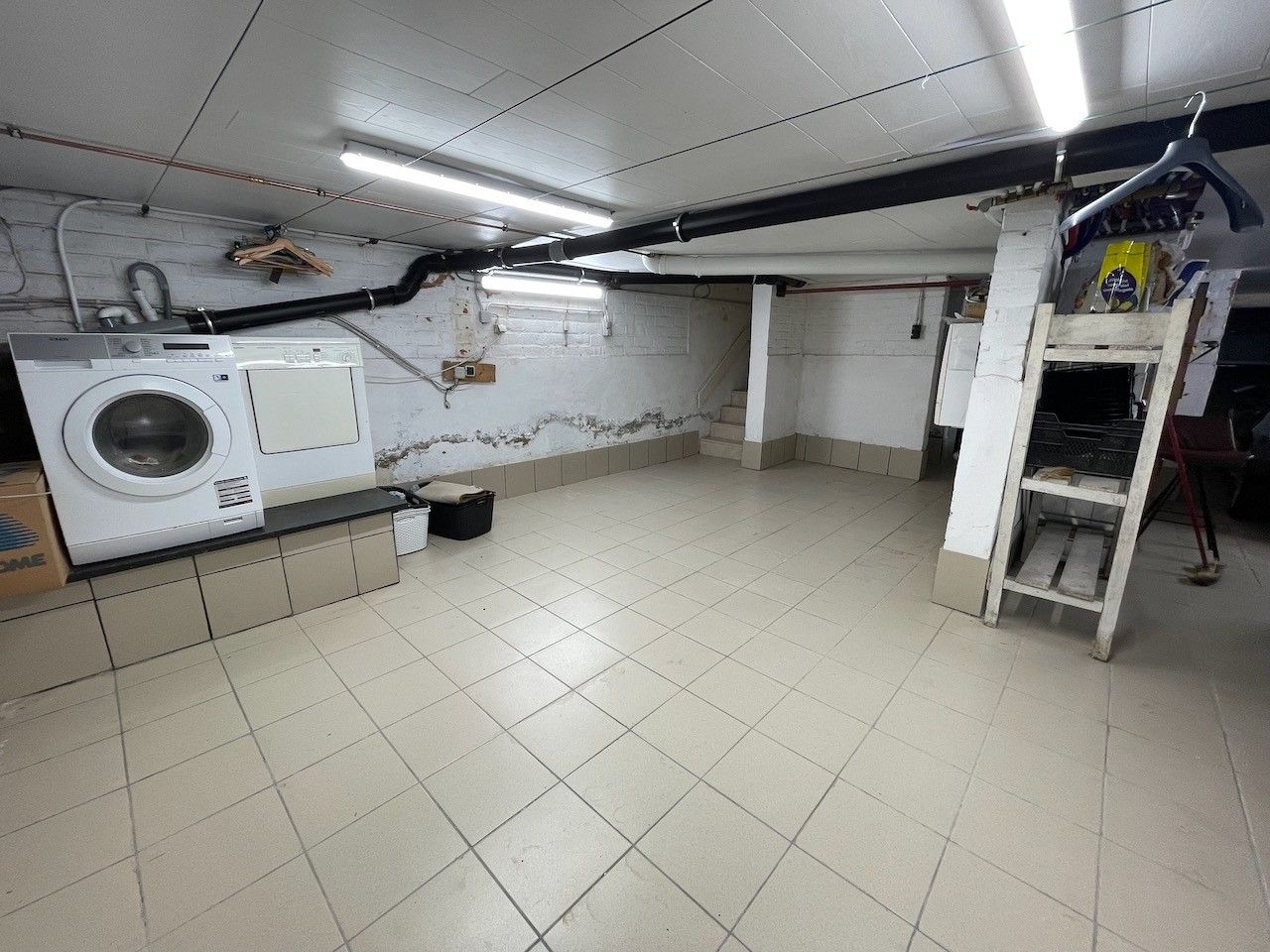 Genk, Huiskensweier 35: Ruime woning met magazijn, kantoorruimte, ruime garage, opslagplaats, 3 slaapkamers, 2 badkamers,... op 53a62ca vlot bereikbaar vlakbij Natuurgebied "De Maten". foto 28