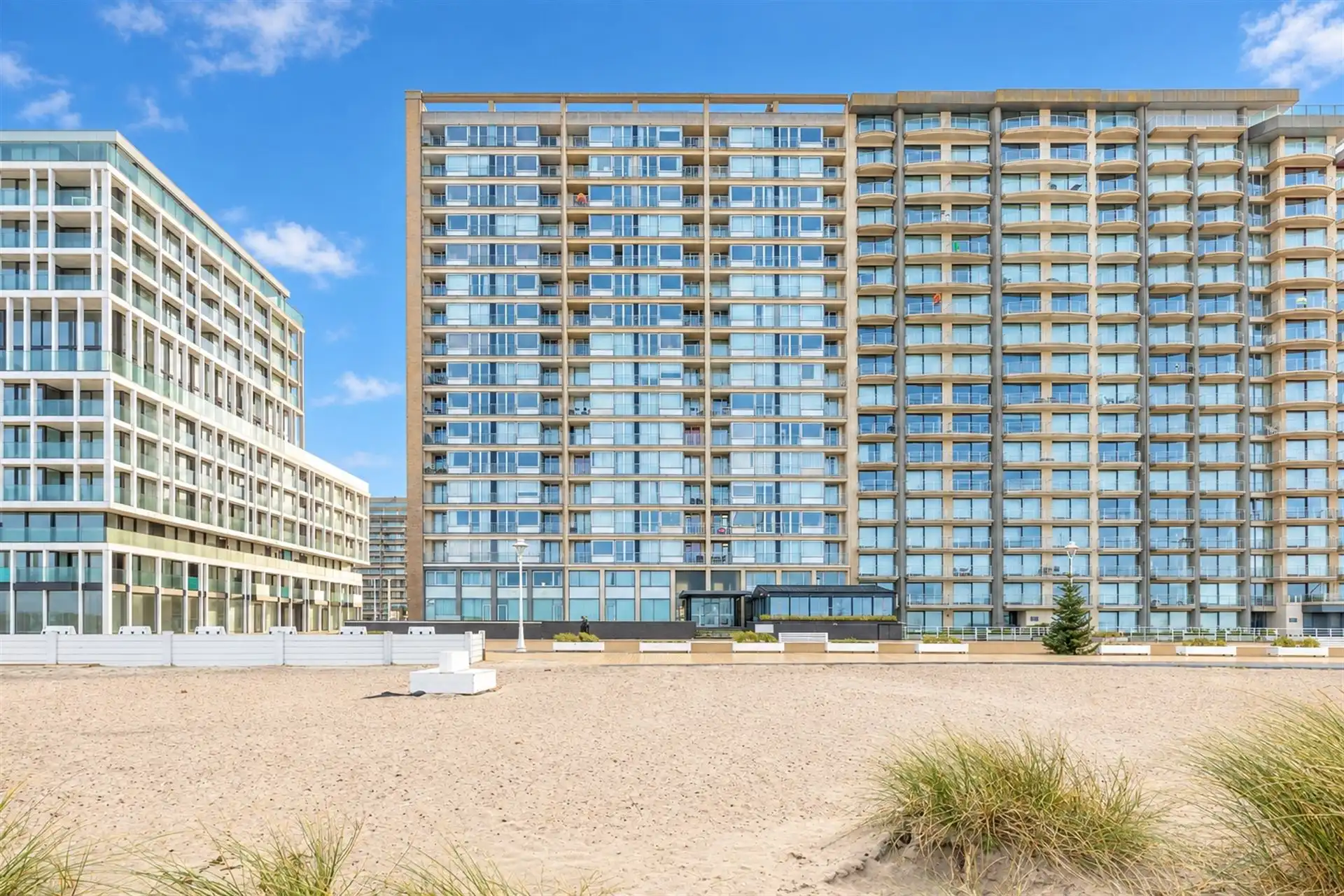 Uniek penthouse met 3 slaapkamers en zeezicht foto {{pictureIndex}}