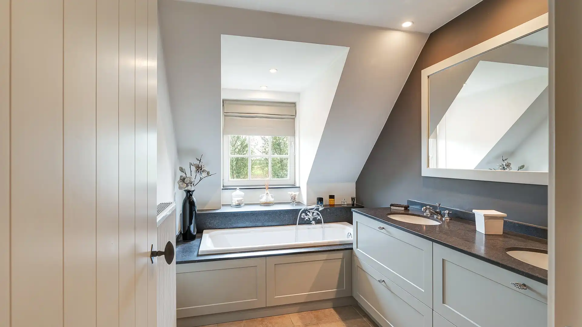 Mooie recente woning rustig gelegen in Knokke, op enkele passen van Duinenwater, de zee en het centrum. foto 22