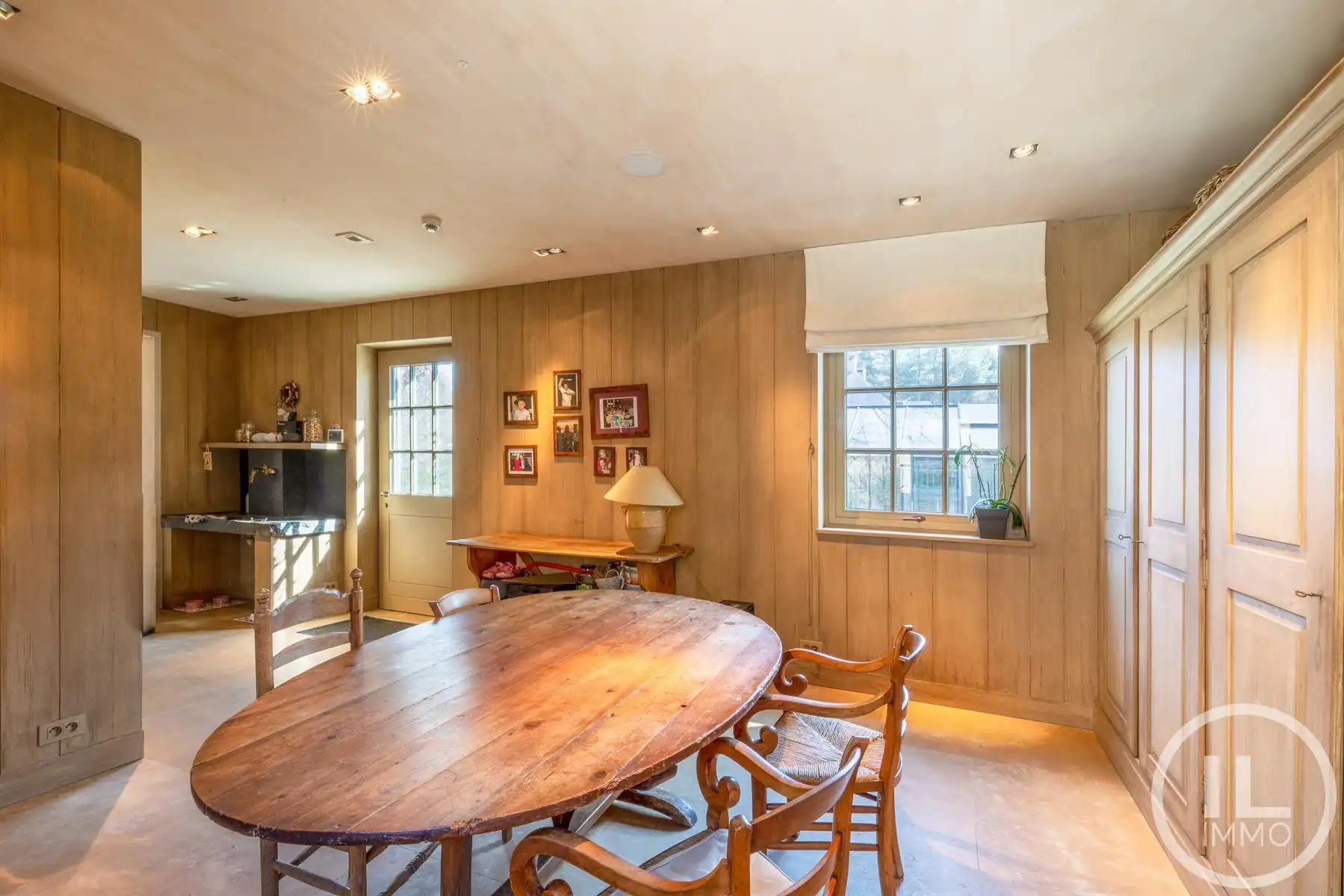 Schitterend domein van 7,7 ha met prachtige villa, zwembad, guesthouse, ruime schuur en uitgebreide paardenfaciliteiten. foto 14