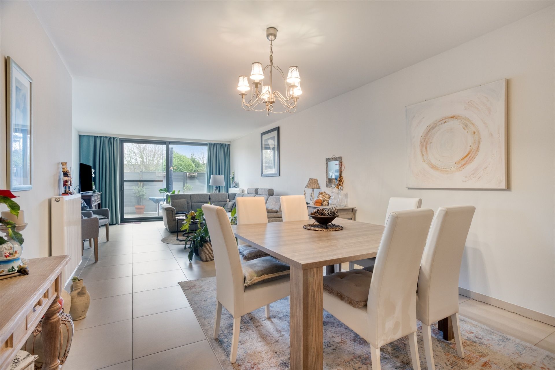 Appartement met 2 kamers, 2 badkamers en terras foto {{pictureIndex}}