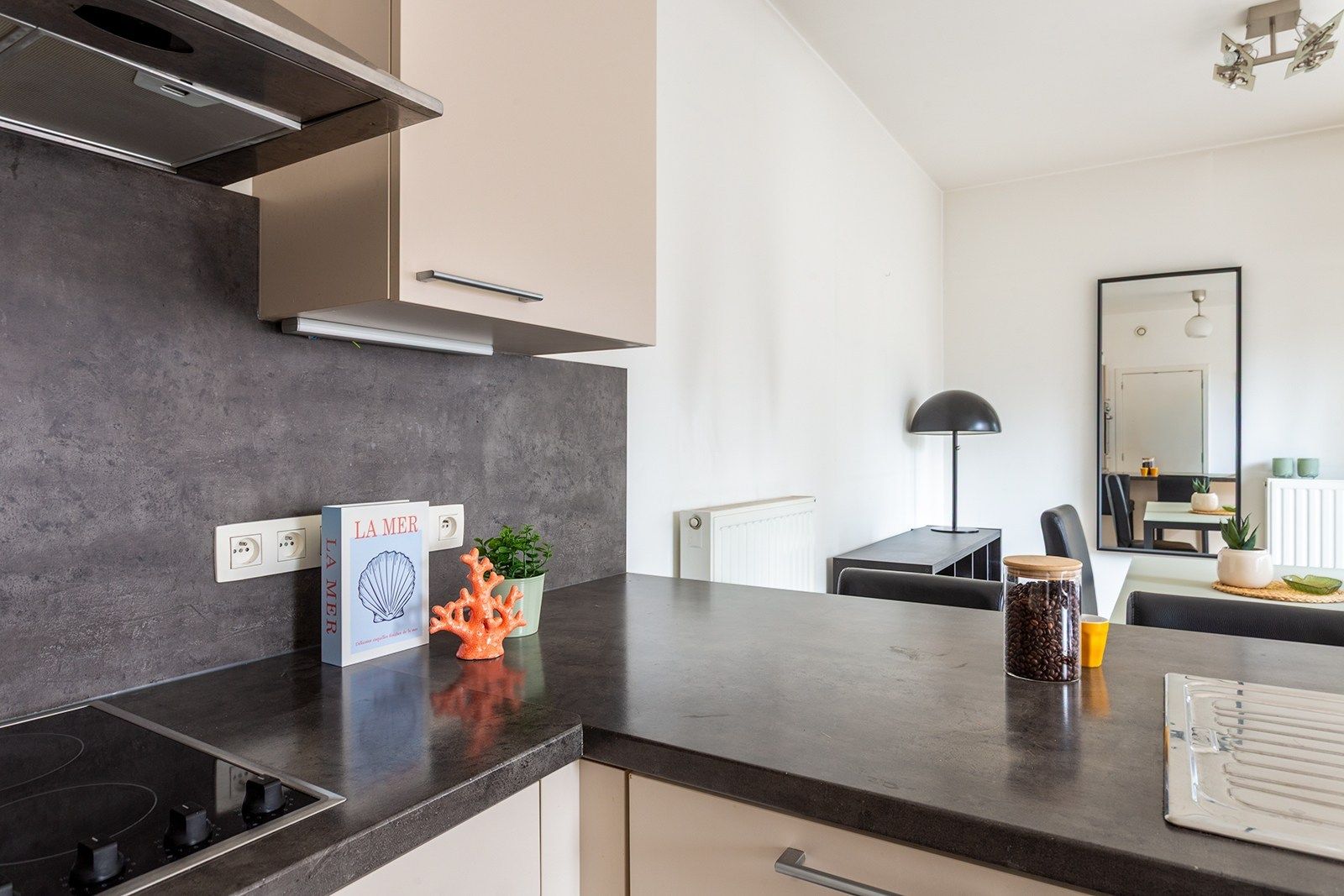 Gemeubeld luxe appartement op top locatie foto 8