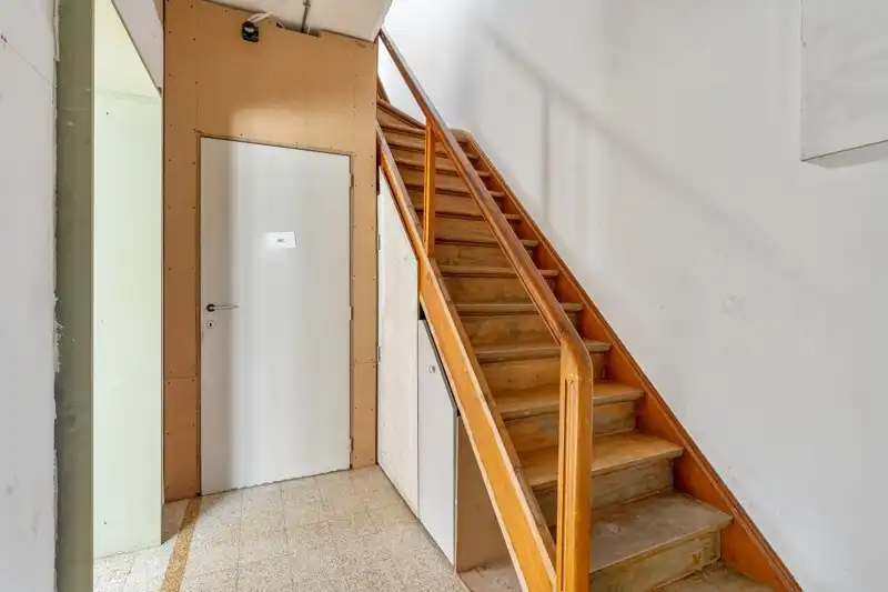 Rustig gelegen gezinswoning met aanpalend een groot bijgebouw op een perceel 9are foto 17