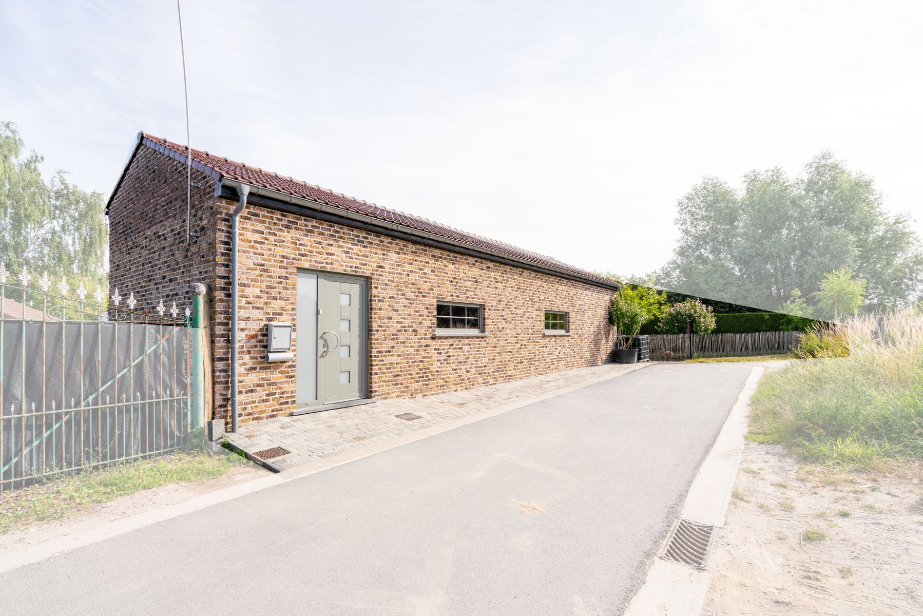 Rustig gelegen bungalow in Oordegem foto {{pictureIndex}}