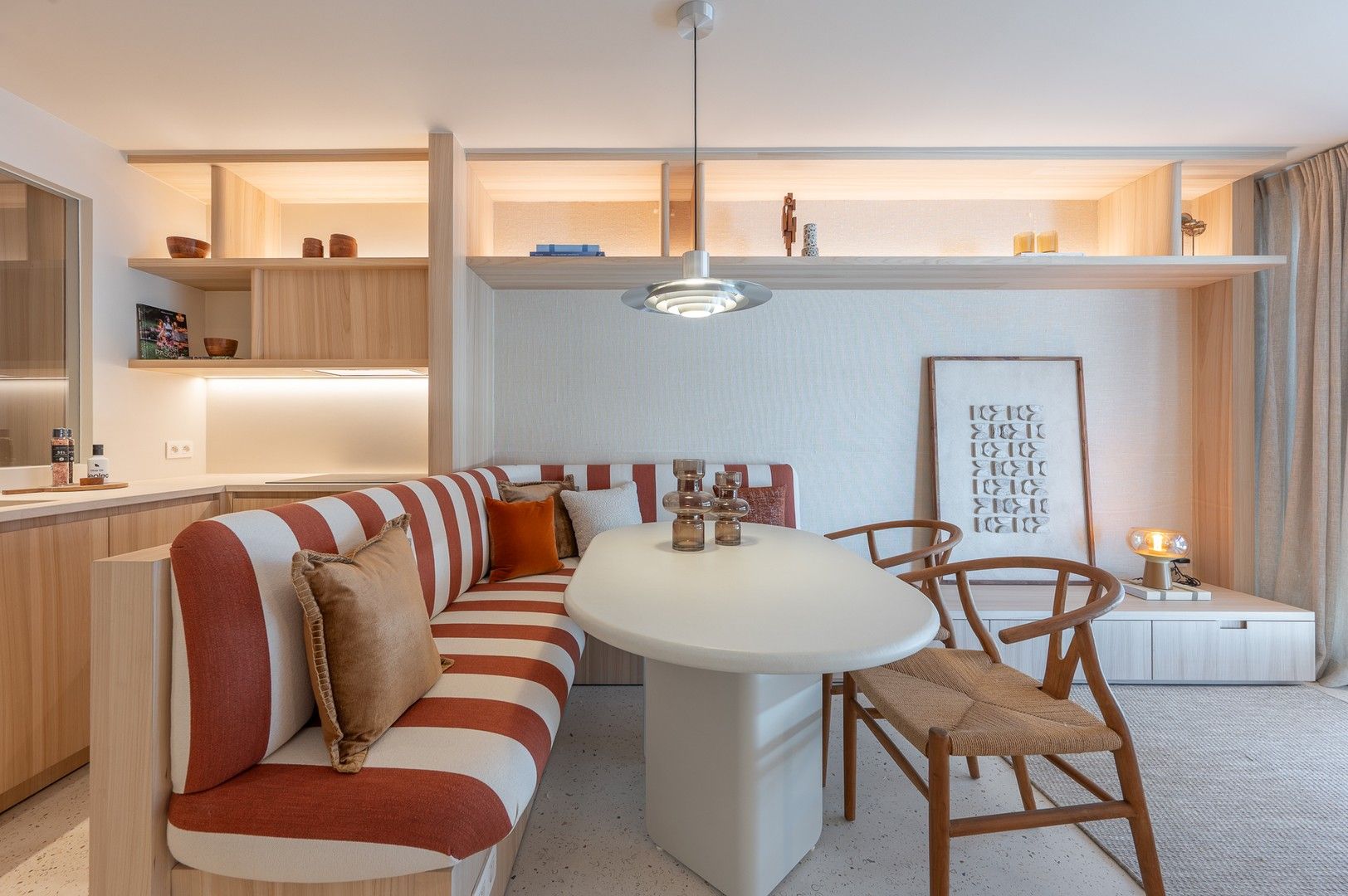 Fantastisch gerenoveerd appartement met adembenemend zeezicht op de zeedijk. foto 5