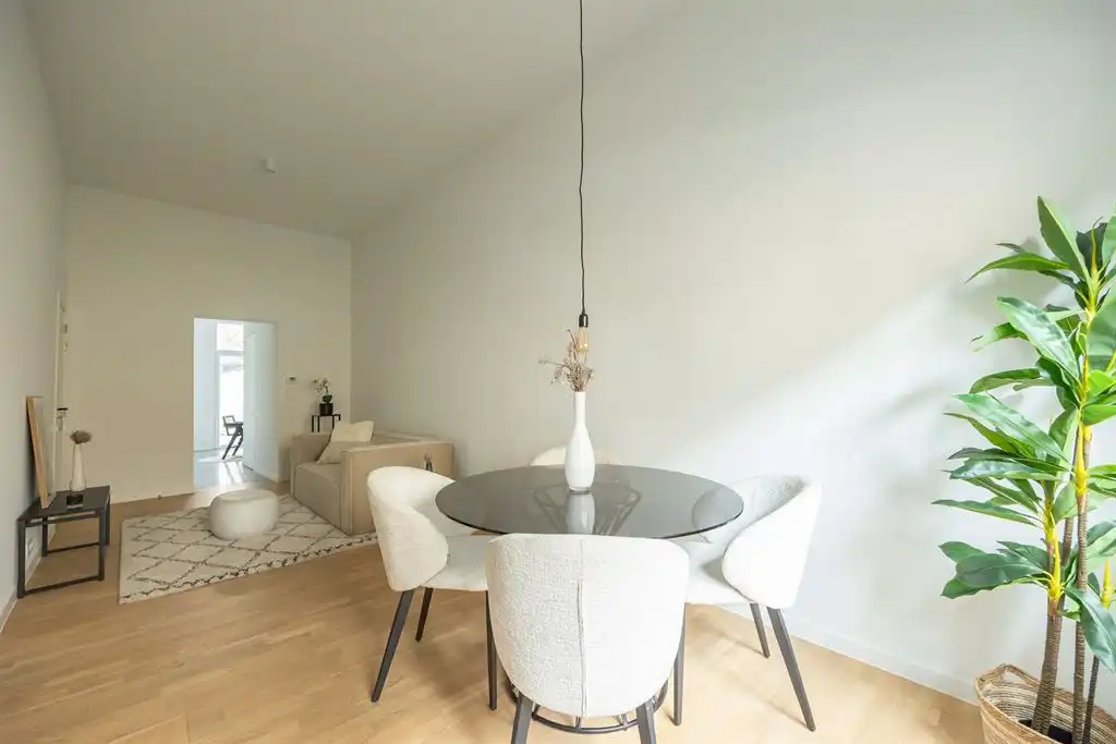 Gerenoveerd gelijkvloers appartement met stadstuin foto 4