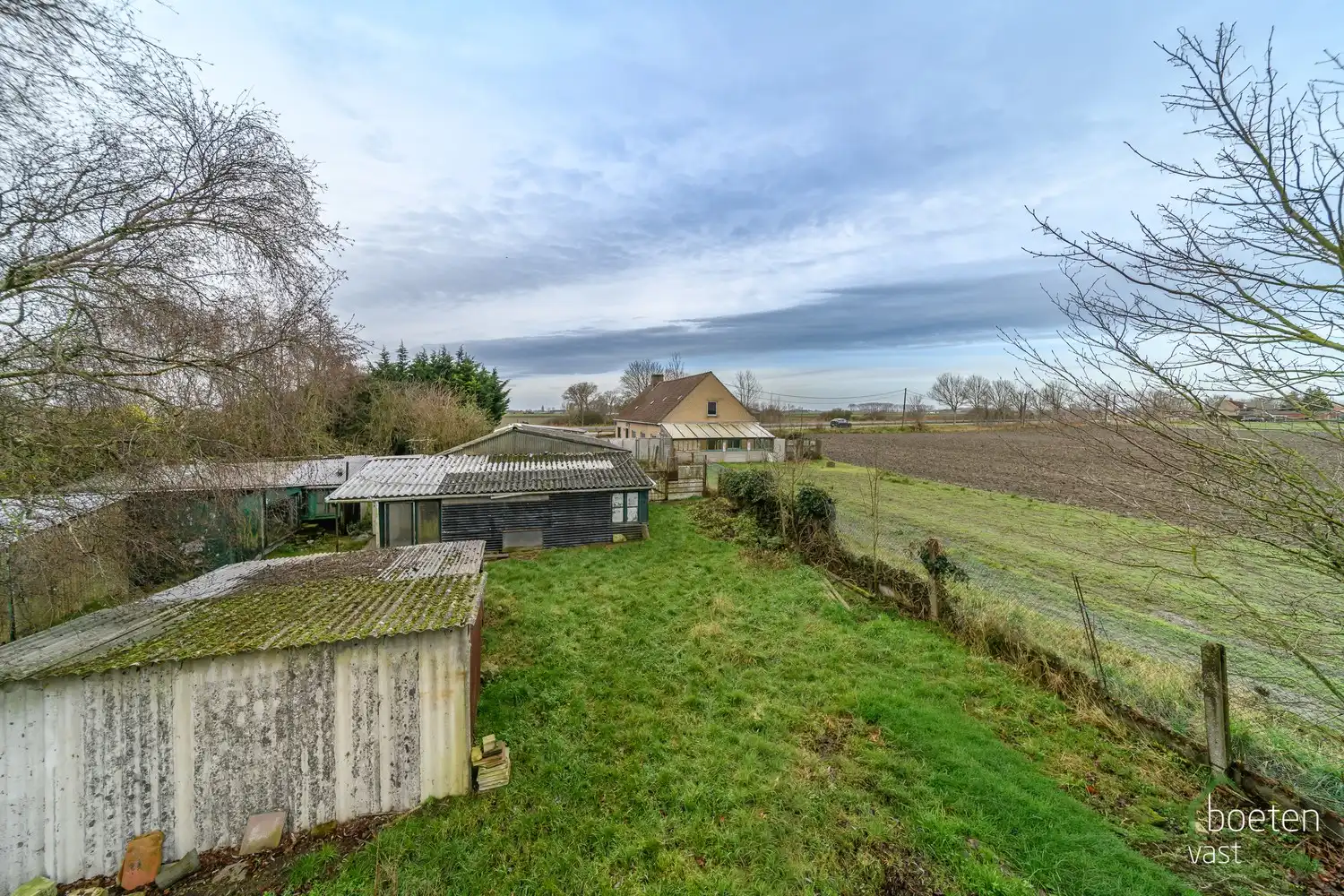 Steenkerke: Prachtig gelegen landhuis langs de Lo-vaart tussen Veurne en Alveringem op 38a 90ca grondopp. foto 21