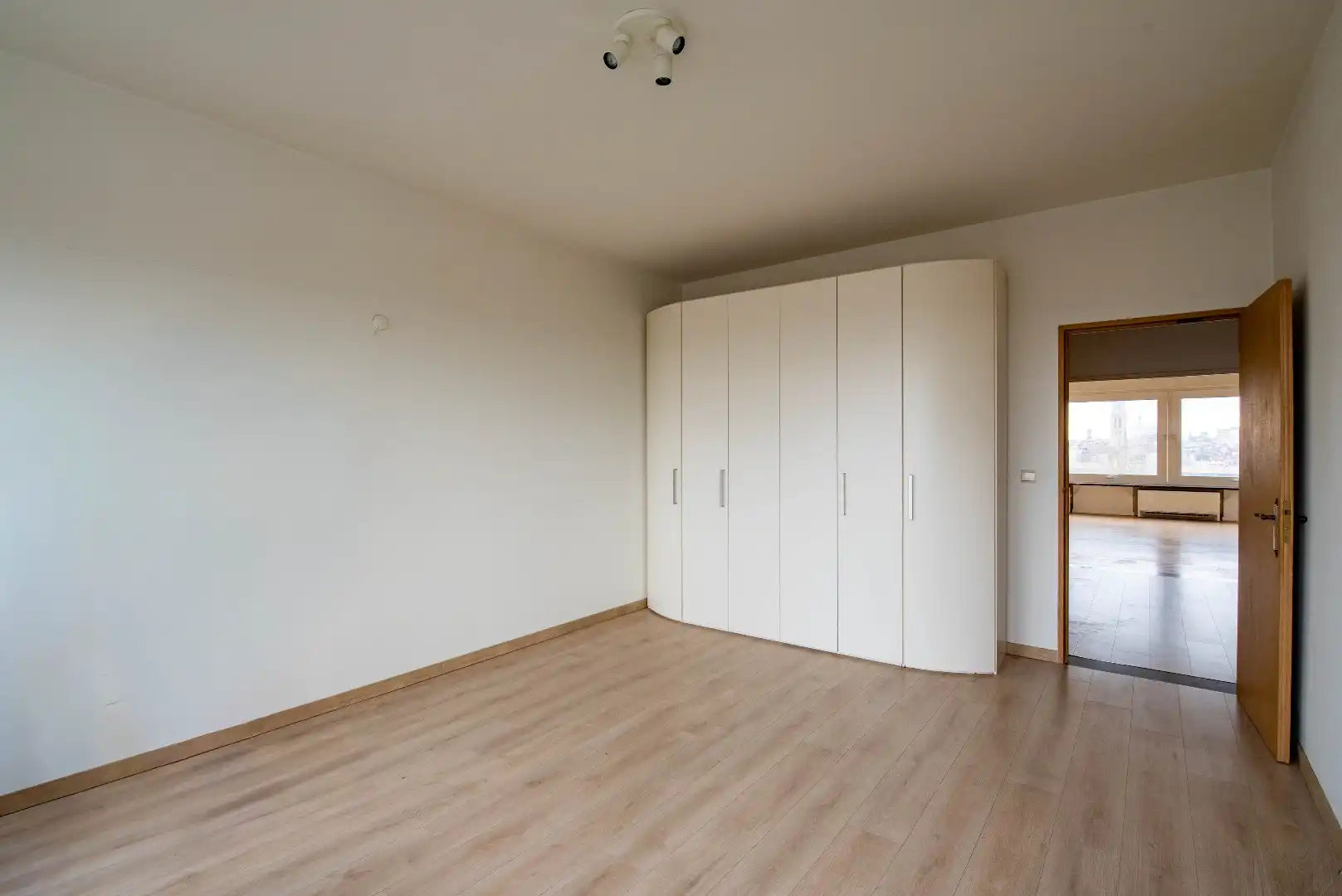 Lichtrijk 2-slaapkamerappartement met uitzicht op Antwerpen foto 12