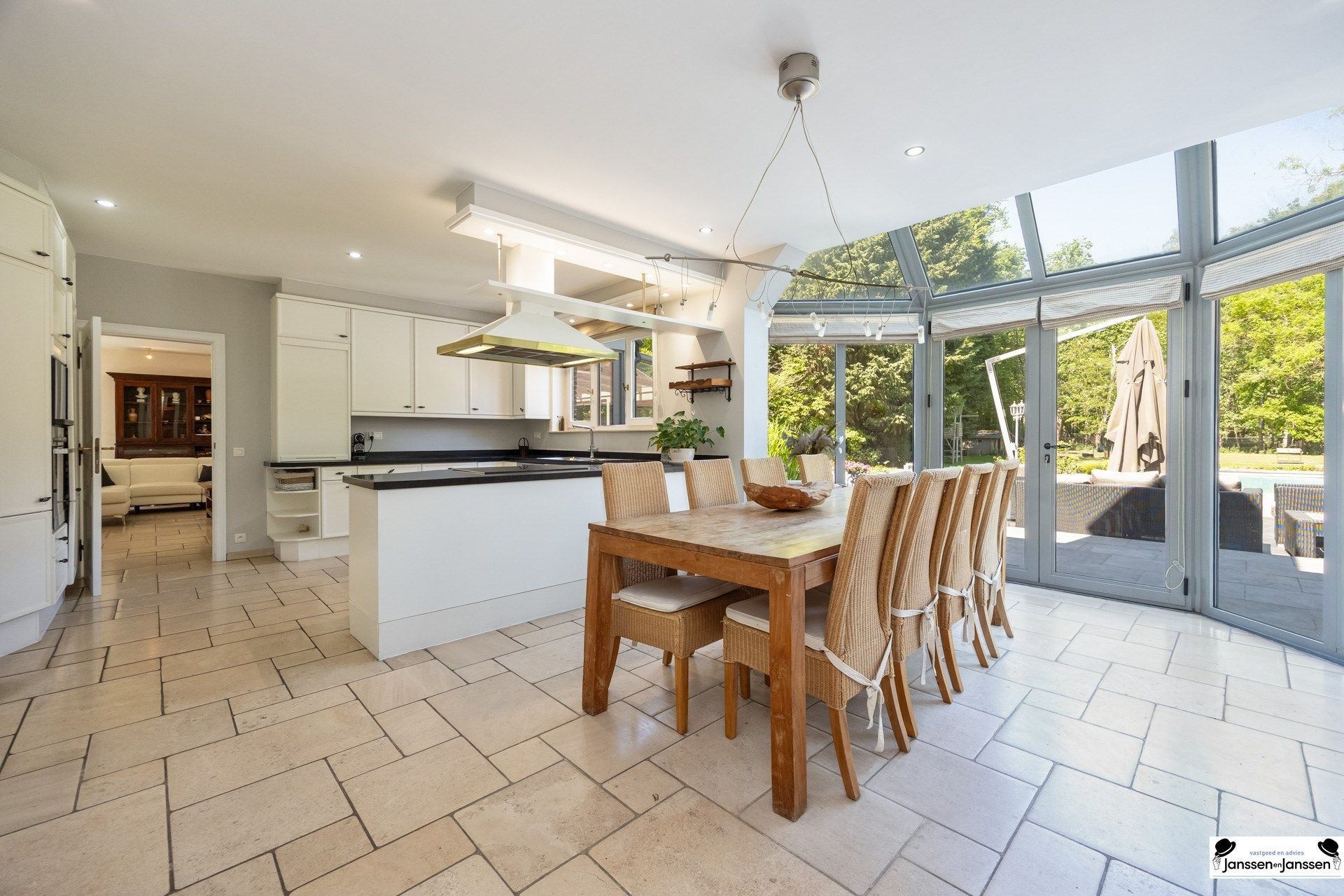 Exclusieve villa met zwembad en kantoorruimte foto 5