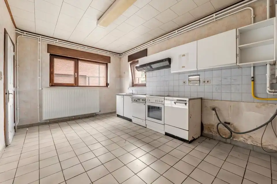 TE RENOVEREN HOEVE MET VEEL POTENTIEEL IN RIEMST foto 17