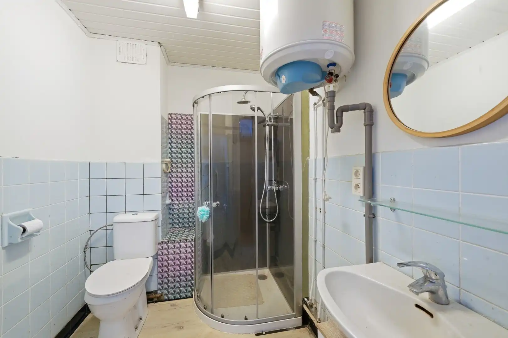 Te renoveren gelijkvloers appartement met 2 slaapkamers in Oostende foto 14