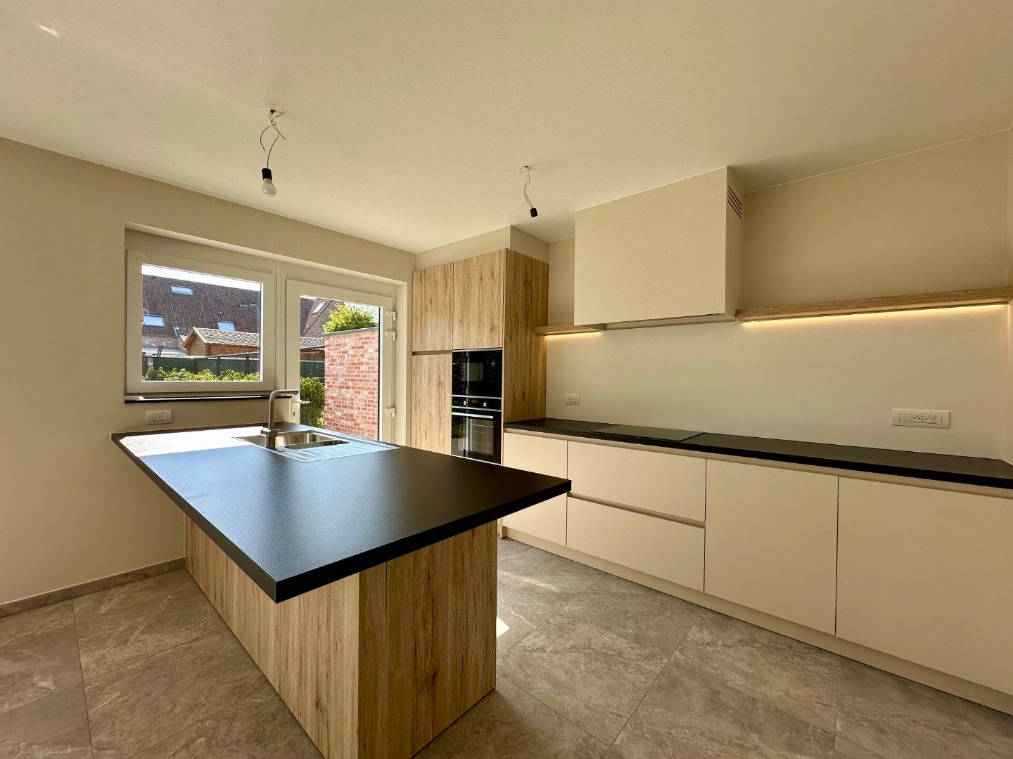 Nieuwbouwwoning in rustige woonwijk foto 4