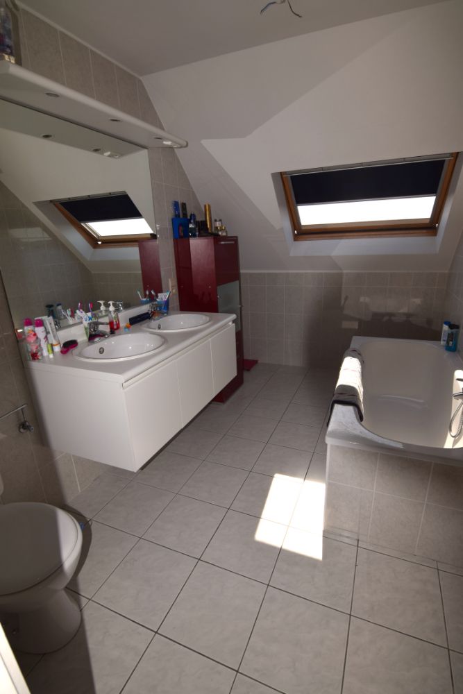 Mooi duplexappartement met drie slaapkamers en twee zongerichte terrassen. foto 13