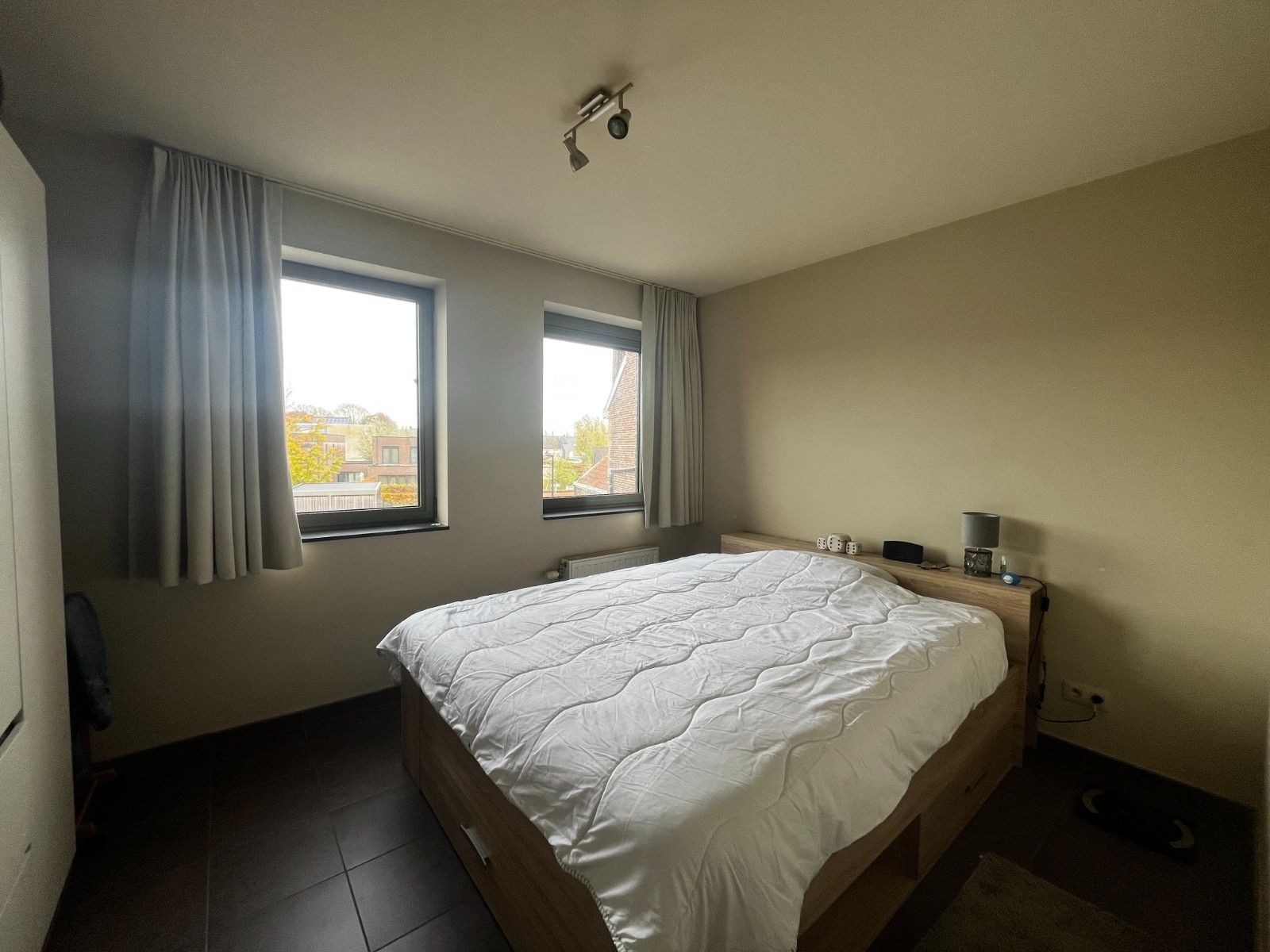 Ruim instapklaar appartement in hartje Kruishoutem foto 11