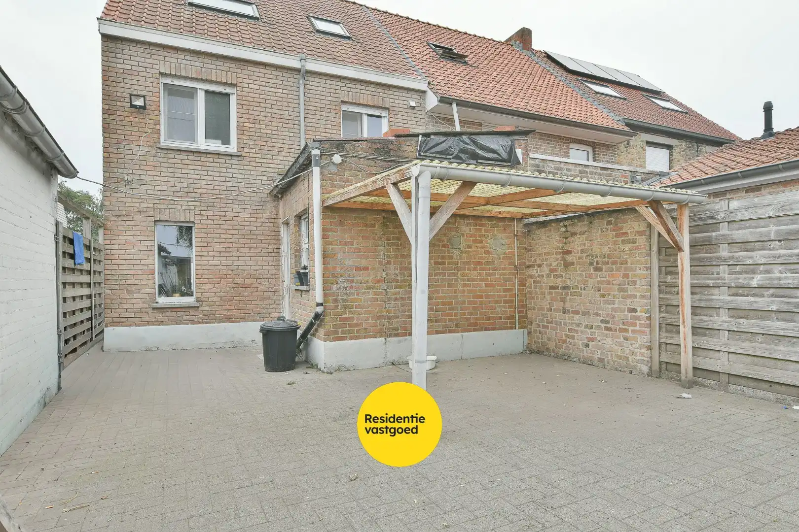 Te renoveren woning in het centrum van Veldegem foto 10