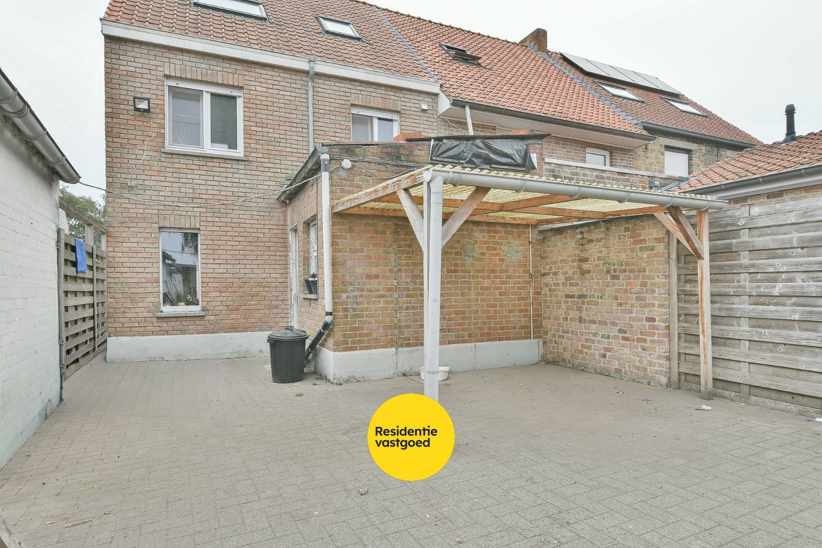 Te renoveren woning in het centrum van Veldegem foto 10