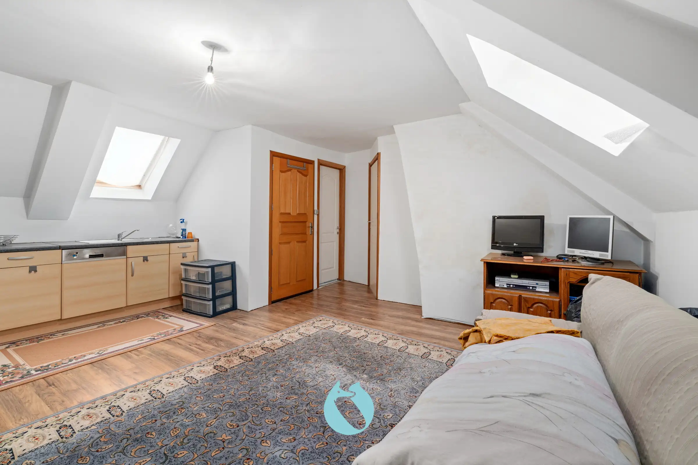 Statig gebouw bestaande uit meerdere units nabij het centrum foto 33