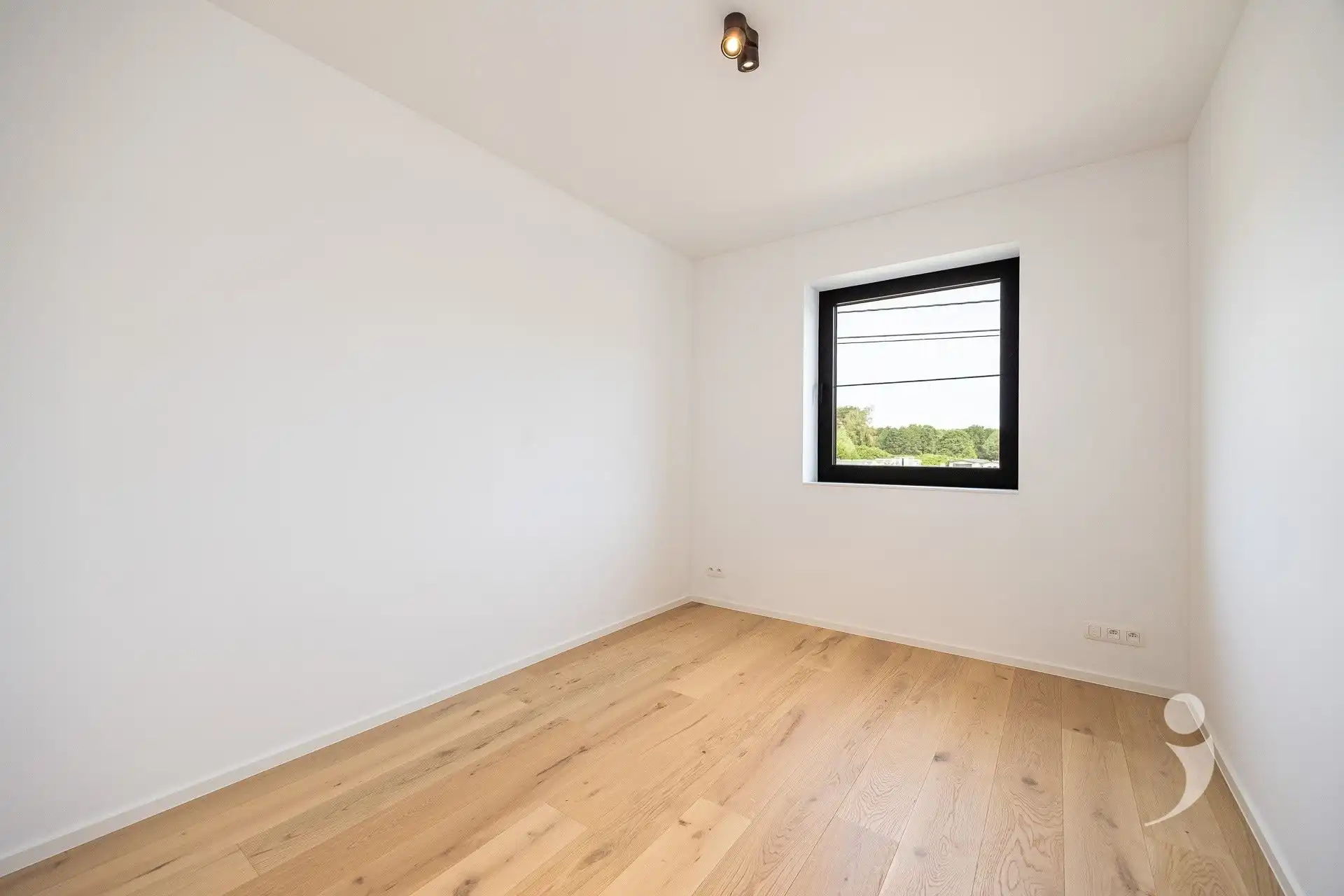 Ruime nieuwbouwwoning met prachtige tuin! foto 23