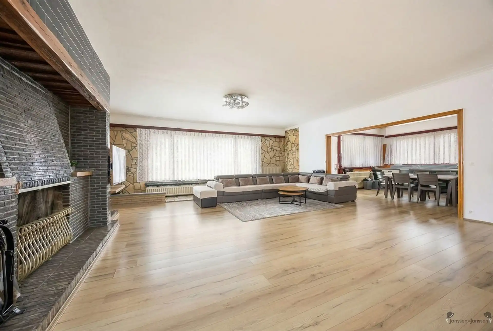 Villa met eindeloze mogelijkheden op 6270 m² grond foto 4