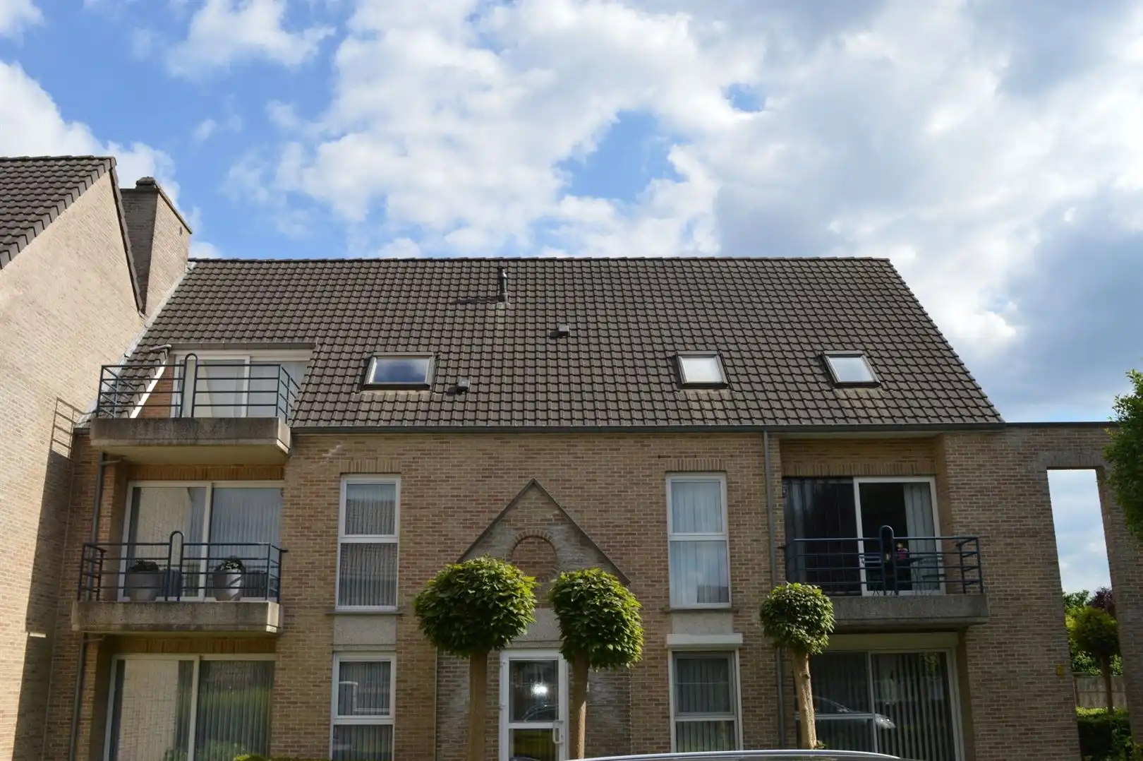 TE HUUR: Ruim appartement met 2 slaapkamers en 2 terrassen te Heusden-Zolder! foto {{pictureIndex}}