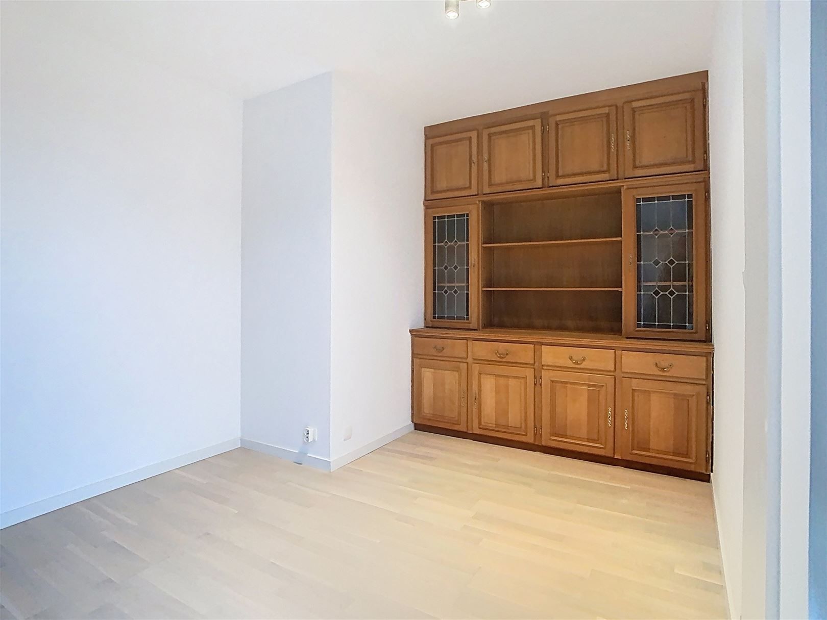 Villa in residentiële wijk met 4 slpks! foto 7