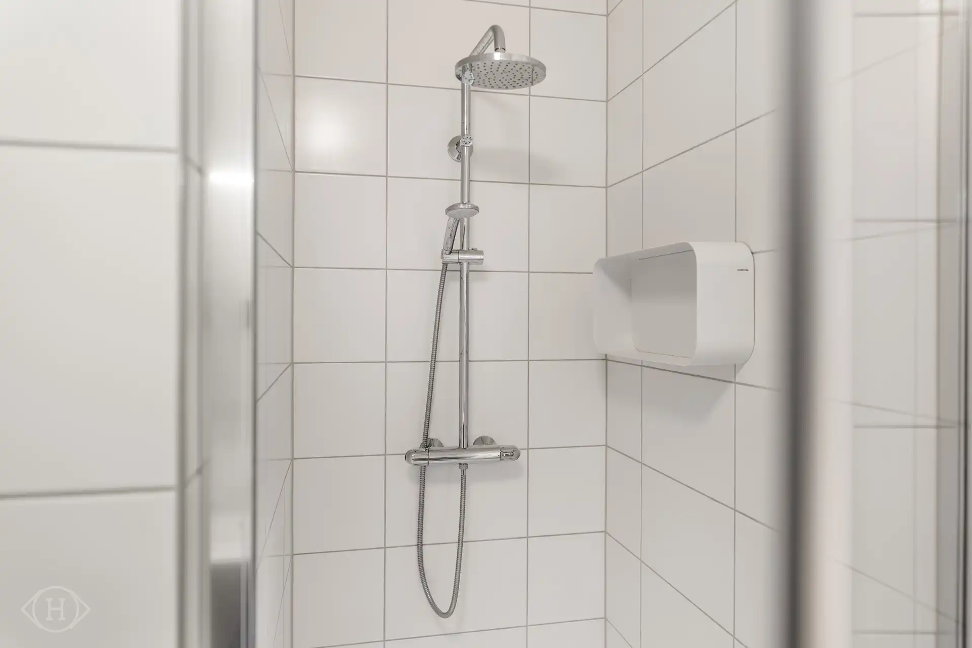 Modern 2-slaapkamerappartement met tuin foto 21