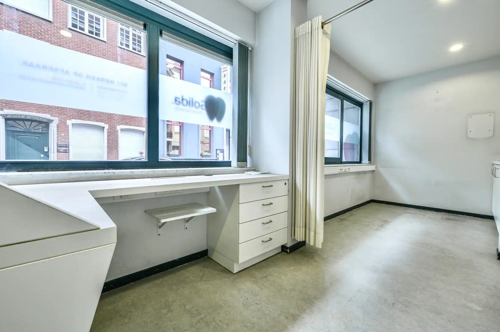 Ruim en veelzijdig handelspand in Boom foto 4