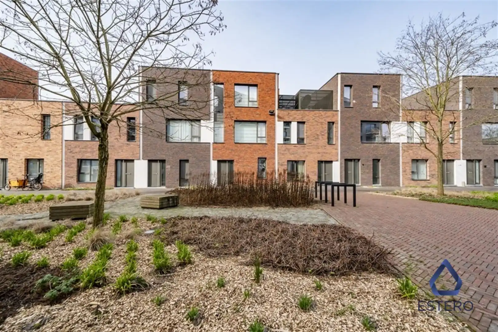 Moderne gezinswoning met tuin rustig en centraal gelegen foto 4