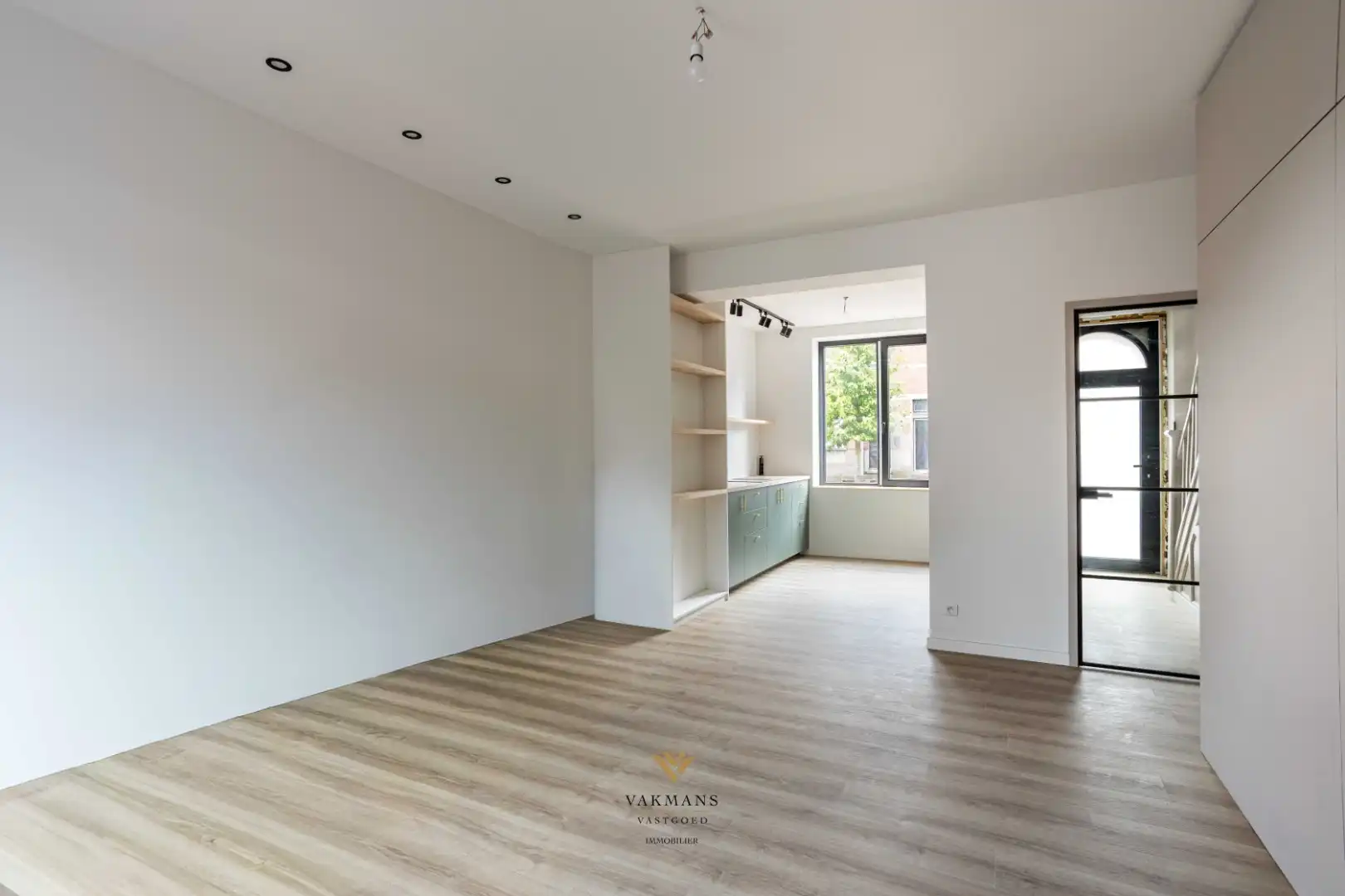 Een vernieuwd huis met 3 slaapkamers en garage foto 6
