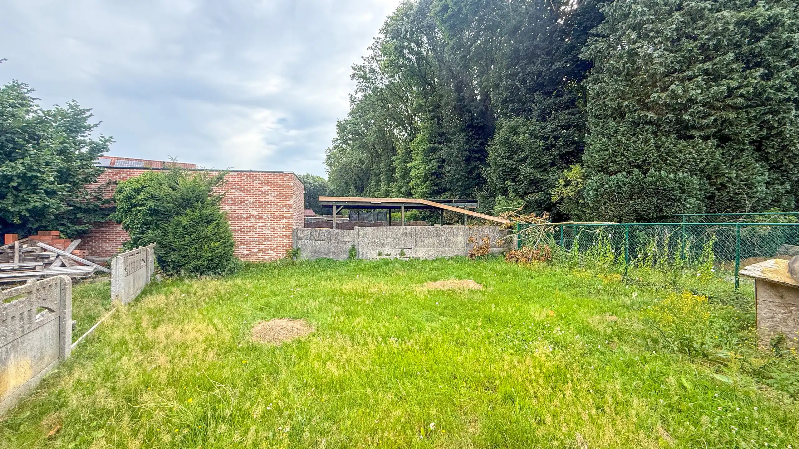Deels gerenoveerde woning met ruime leefruimte en 3 slpkms! foto 35