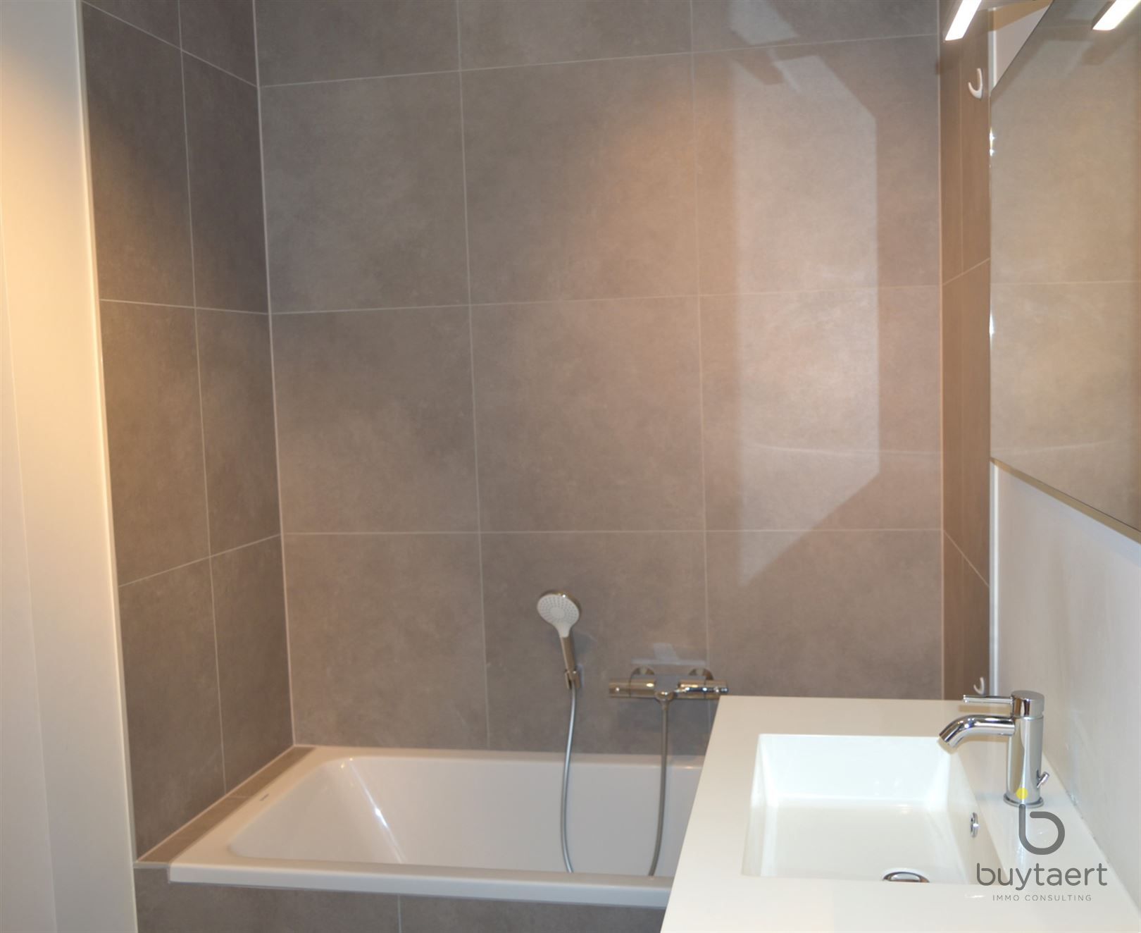 Gemeubeld één slaapkamer appartement! foto 10