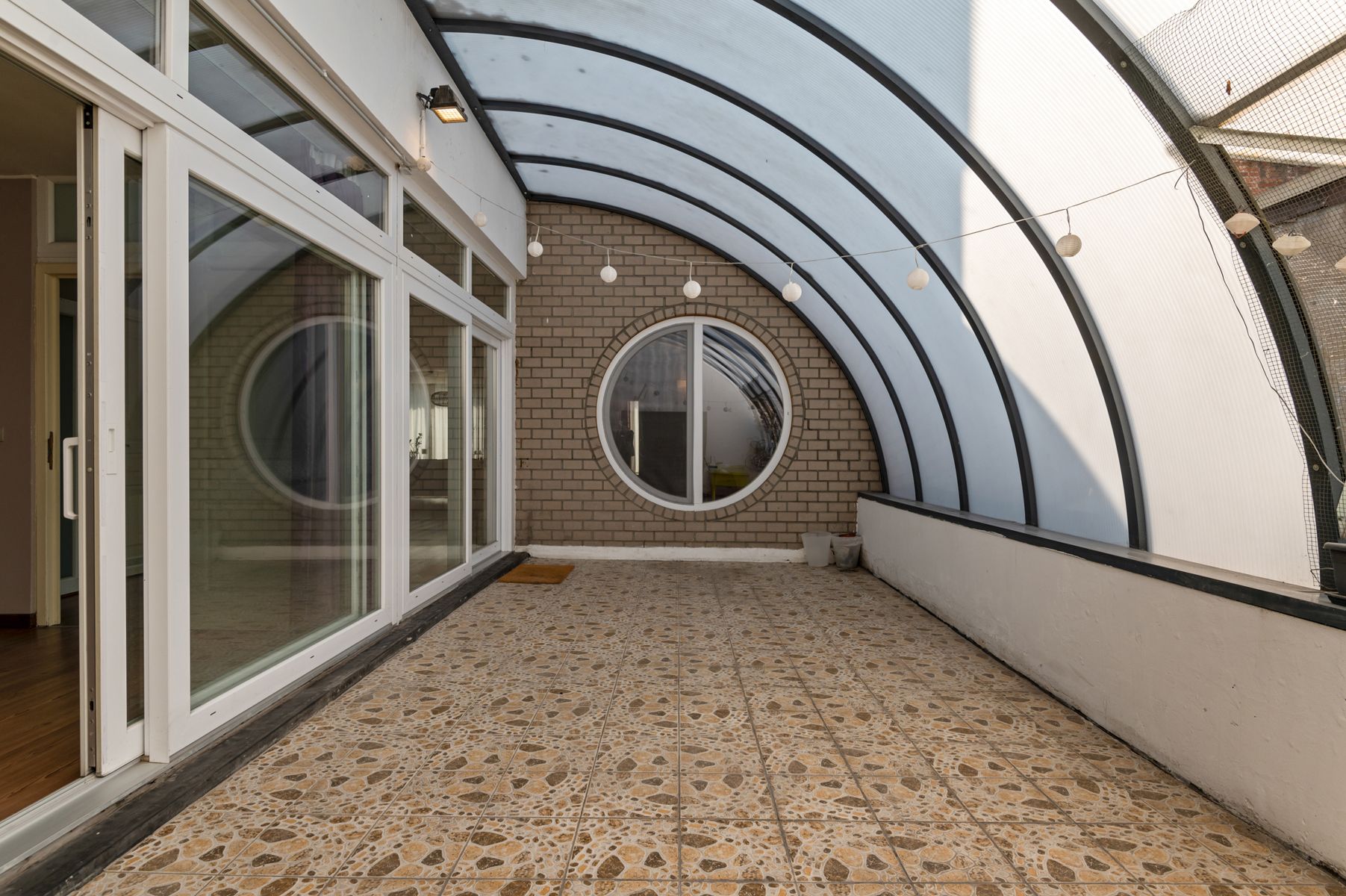 Zeer ruime gerenoveerde loft met staanplaats  foto 14