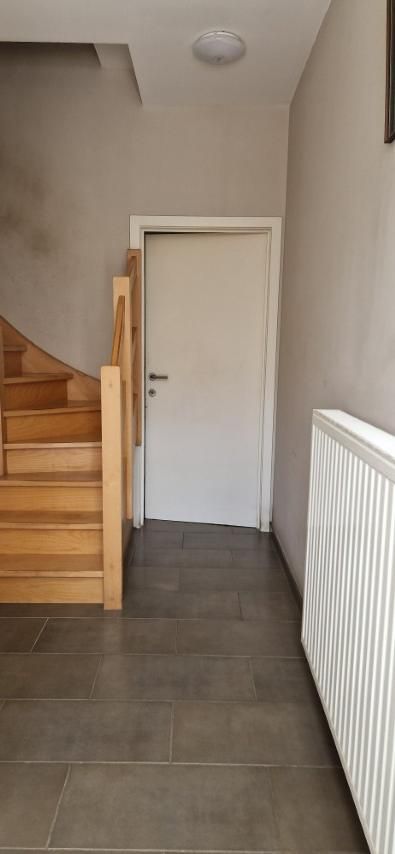 Gerenoveerde EENGEZINSWONING op 2 are 55 a met tuin( z) en parking foto 12