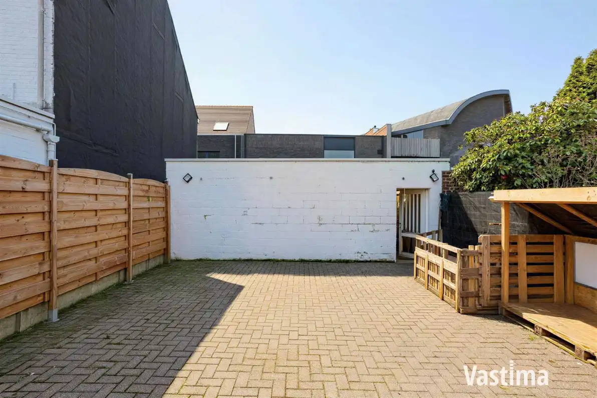 Uniek pand bestaande uit 2 woongelegenheden, garage en buitenruimte foto 31