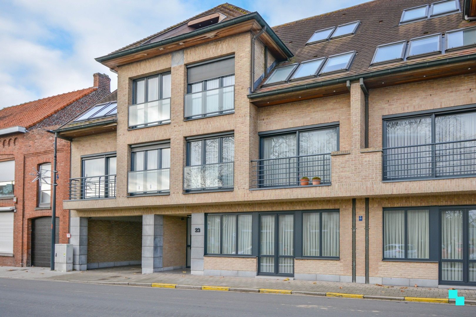 Hoofdfoto van de publicatie: Instapklaar appartement met garagebox te Gits