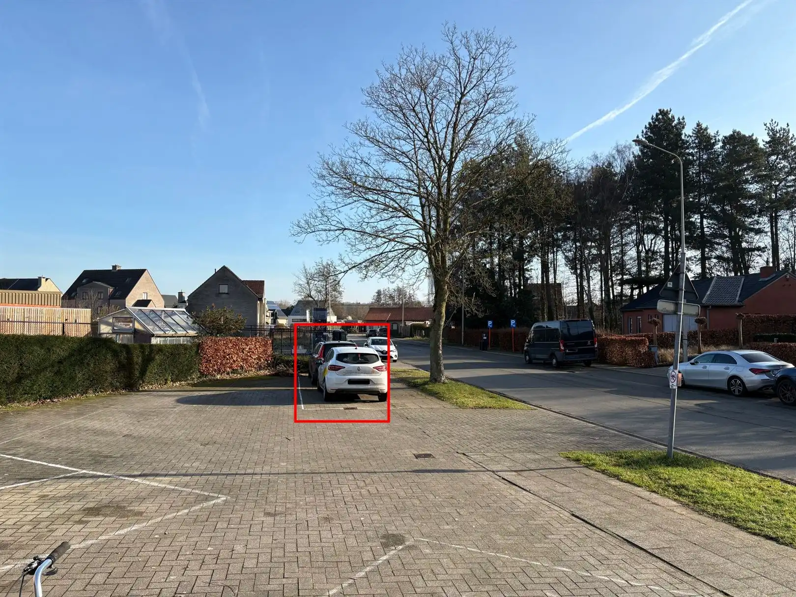 Gelijkvloers appartement met terras en 2 autostaanplaatsen foto 13