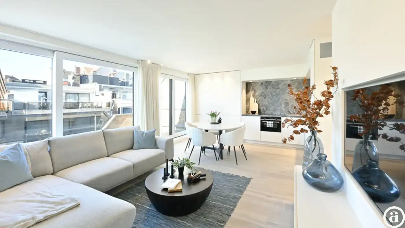 Penthouse-appartement vlakbij de zeedijk met zonneterrassen  foto {{pictureIndex}}